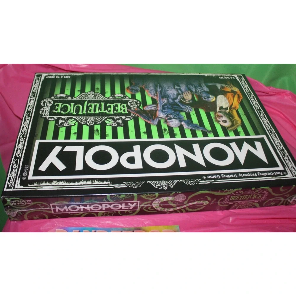 Beetlejuice USAopoly Monopoly Full Size Game Halloween Hasbro Classic